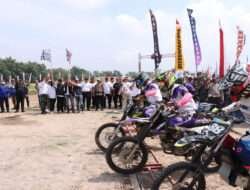 Cegah Balapan Liar Polres Ponorogo Gelar Grasstrack dan Motorcross