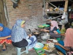 Peran ibu-ibu PKK dalam mensukseskan TMMD Reg 119 Kodim 0725/Sragen