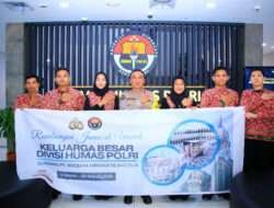 Kadiv Humas Polri Beri Reward Umroh Kepada Anggota