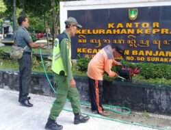 Sambut Bulan Suci Ramadhan, Babinsa Keprabon Bersama Tim Saberling Laksanakan Kerja Bakti Pembersihan Lingkungan