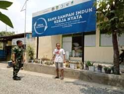 Babinsa Danukusuman Edukasi dan Sosialisasi Pengelola Bank Sampah