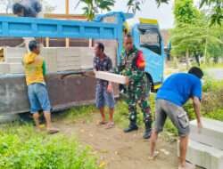 Wujud Kepedulian, Babinsa Koramil Karanganyar Bantu Warga Binaannya