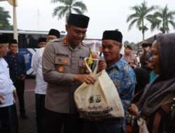 Antusias Ribuan Warga Serbu Pasar Sembako Murah di Polres Malang Jelang Ramadhan