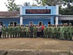 Berikan Pelatihan Dan Pembekalan Kepada Satlinmas, Ini Harapan Babinsa Koramil 0801/10 Punung