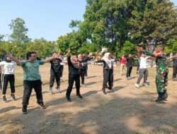 Babinsa Sumber tanamkan Sikap Mental Dan Disiplin Bagi Anggota Karang Taruna