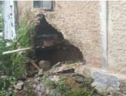 Viral .!!Pemkab Purwakarta Tidak Pedulikan Rumah Warga yang jebol terkena Longsor, Sudah 3 Bulan Belum Ada Tindakan