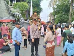 Beri Rasa Aman, Polres Gresik Gelar Pengamanan Pawai Ogoh-Ogoh di Menganti Gresik