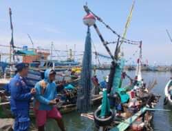 Cegah Laka Laut Satpaolairud Polres Situbondo Himbau Nelayan Tingkatkan Kewaspadaan