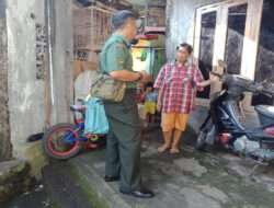 Penuh Keakraban, Babinsa Kelurahan Kepatihan Dengarkan Keluh Kesah Masyarakat