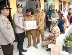 Keseruan Tim Trauma Healing Polres Hibur Anak-anak Korban Gempa Bumi di SDN 380 Gresik