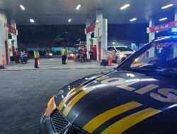 Polres Tulungagung Intensif Melakukan Patroli di SPBU Jelang Mudik Lebaran Pastikan Ketersediaan BBM