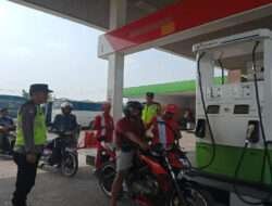 Pastikan Ketersediaan BBM Jelang Mudik Lebaran Polres Mojokerto Kota Patroli ke SPBU