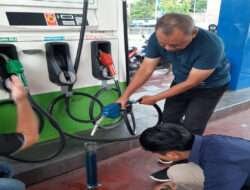 Jelang Mudik Polres Bojonegoro Sidak SPBU Periksa Takaran dan Pastikan Stok BBM Aman