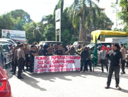 Demo Depan Polda Sulsel, Aktivis Minta Kapolres Sidrap Dicopot