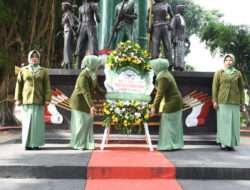 Persit KCK Cab. XVI Dim Ponorogo Ziarah Rombongan Peringati HUT ke 78 Persit Tahun 2024