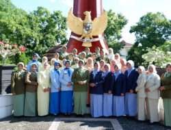 Genap Berusia 78 Tahun, Persit KCK Cabang XV Pacitan Gelar Ziarah Dan Tabur Bunga di TMP