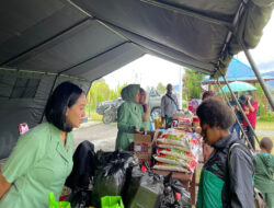 Kodim 1812/Pegunungan Arfak Beserta Persit KCK Cabang XLVII Gelar Bazar Murah TNI Dalam Menyambut Idul Fitri 1445 H Tahun 2024