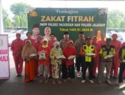 Ramadhan Berkah, Kapolres Pasuruan Bagikan 725 Paket Beras Zakat Fitrah ke Anak Yatim dan Duwafa