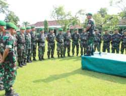 Dandim 0806/Trenggalek Pimpin Apel Pemberangkatan Cuti Lebaran untuk Prajurit dan PNS Kodim 0806/Trenggalek