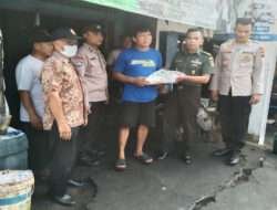 Koramil Simo Bagikan Zakat Untuk Warga Kurang Mampu