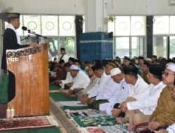 Danlantamal V Beserta Prajurit Laksanakan Sholat Idul Fitri 1 Syawal 1445 H