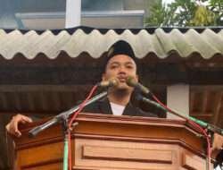 Wartawan Lintasjatimnews Khutbah Idul Fitri di Tikung