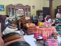 Suasana Lebaran, Babinsa Kodim 0802/Ponorogo Halal Bihalal ke Rumah Warga