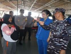 Danlantamal V Lepas Keberangkatan Ratusan Masyarakat Mudik Gratis dengan Kapal Perang