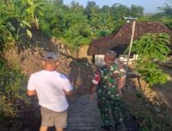 Babinsa Kemusu Pantau Lokasi Longsor di Desa Watugede