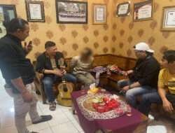 Polisi Amankan Pria Pukul Pemotor Menggunakan Gitar Saat Mudik Lebaran di Malang