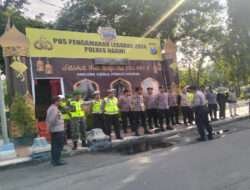 Jaga Keamanan Lebaran, Babinsa Koramil 0805/01 Laksanakan PAM Gaubungan di Pos Alun Alun Ngawi