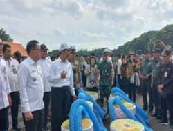 Tingkatkan Swasembada Pangan Nasional, Dandim 0801/Pacitan Ikuti Apel Siaga Penyerahan Alsintan