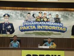 Penandatanganan Pakta Integritas Penerimaan Anggota polri Tahun 2024 di Gresik secara virtual