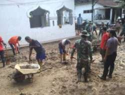 Koramil 0806-01 Trenggalek Pimpin Kerja Bakti Pasca Banjir