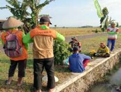 Jalin Silaturahmi, Babinsa Koramil Karanganyar Komsos dengan Tomas