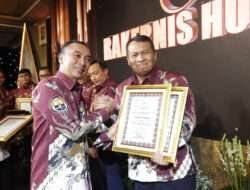 Rakernis Humas Polri, Bidhumas Polda Jatim Raih Dua Penghargaan