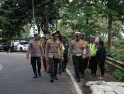 Kapolres Jember Cek Jalan Lintas Gumitir yang Retak Himbau Kendaraan Berat Lewat Jalur Pantura