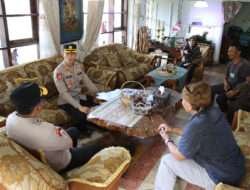 Jumat Curhat Polres Batu Sambangi Rumah Warga dari Pintu ke Pintu Tampung Aspirasi Masyarakat