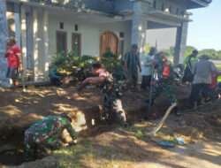 Sigap, Babinsa Kodim 0802/Ponorogo Turun Tangan Bantu Warga Membongkar Gorong Gorong Tersumbat