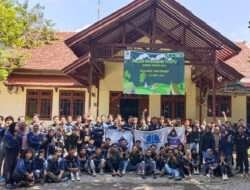 Delapan Puluh Mahasiswa FKMTSI Sukses Gelar Makrab di Villa Pakis Residence