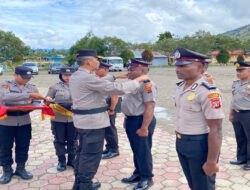 Sejumlah Polisi di Pegunungan Bintang Diganjar Pin Emas Kapolri hingga KPLB