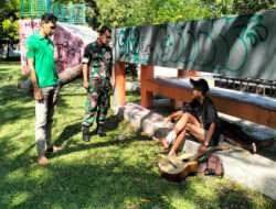 Jaga Kenyamanan Lingkungan Babi sa Koramil 0805/01 Ngawi Bersama Petugas Kesehatan Tertibkan ODGJ