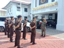 Pegawai Kejaksaan Negeri Surakarta di Gembleng Latihan Baris Berbaris Oleh Babinsa
