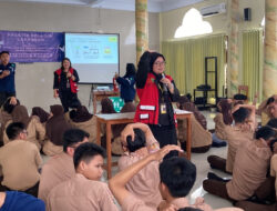 Tanggap Darurat di Sekolah Mahasiswa UI Prodi K3 Gelar School Health and Safety Awareness