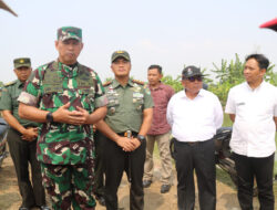 Letkol Inf Yanuar Setyaga Mendampingi Satgas Pangan dari Mabes TNI Meninjau Pelaksanaan Program Pompanisasi dan Ketahanan Pangan