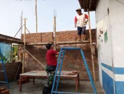 Satgas TMMD Ke 120 Kodim 0726/Sukoharjo Bangun Poskamling Guna Tingkatkan Keamanan Desa