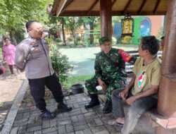 Sambangi Tokoh Masyarakat Babinsa Tipes Selipkan Ajakan dan Himbauan