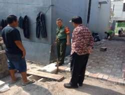 Bersama Lurah, Babinsa Kepatihan Wetan Laksanakan Sambang Warga di Wilayah Binaan