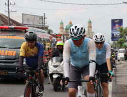 Tempuh 113 Km, Kapolda Jatim Pastikan Kesiapan Pengamanan Rute Tour de Panderman 2024 dengan Bersepeda