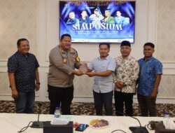 Kapolres Pamekasan Dinilai Peduli Kebebasan Pers, PWI Beri Penghargaan